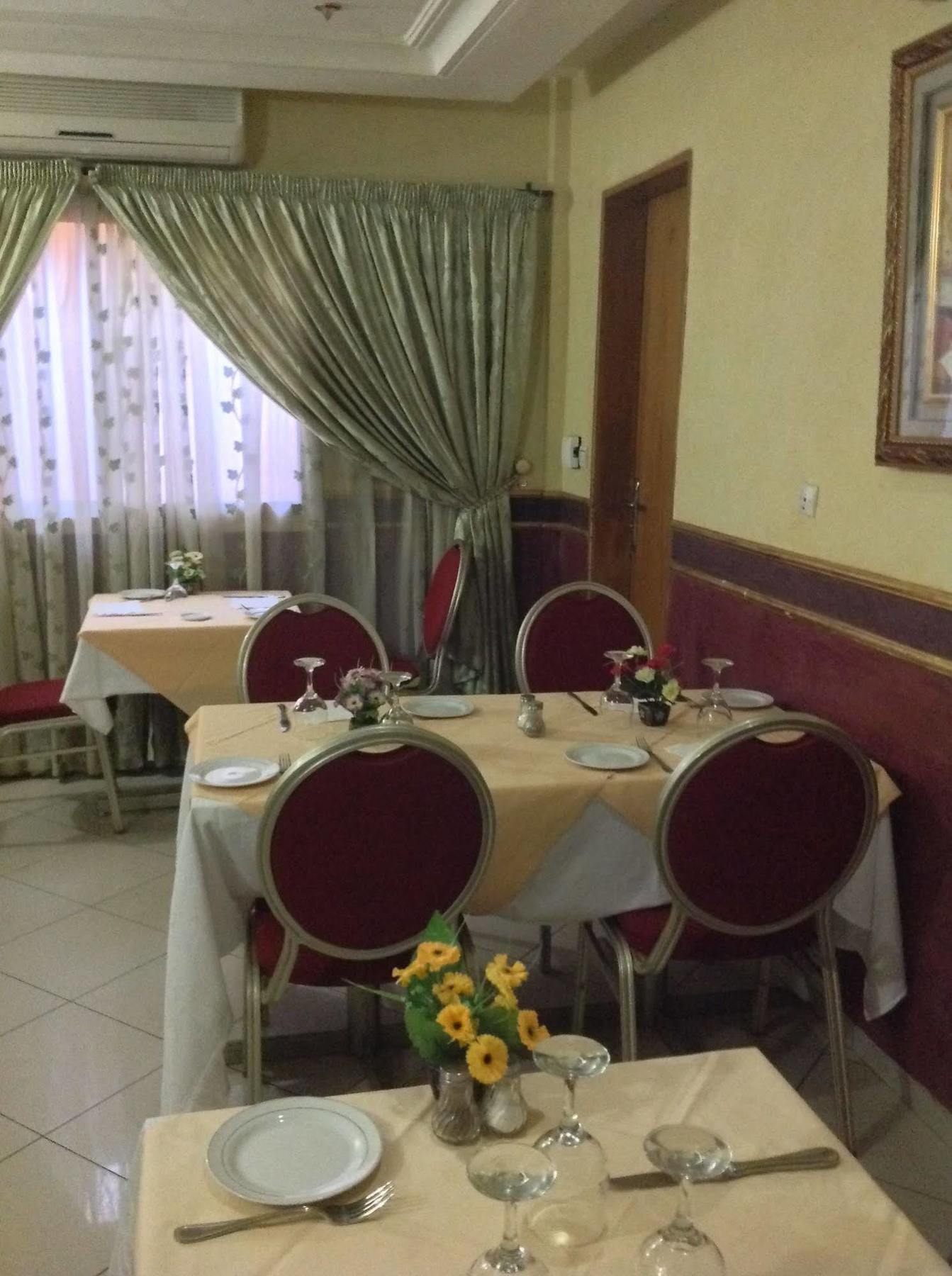 Faso Hotel Ouagadougou Bagian luar foto