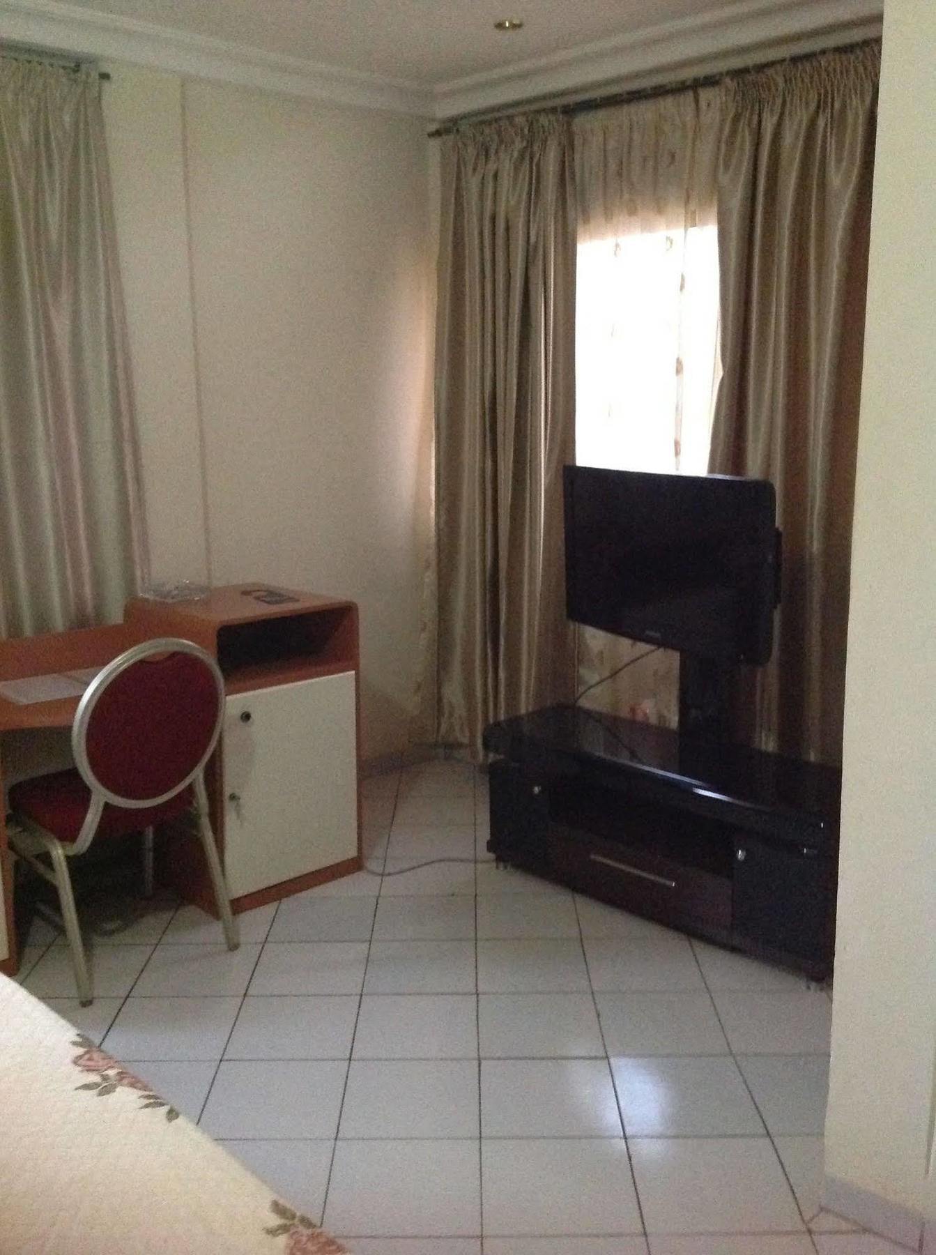 Faso Hotel Ouagadougou Bagian luar foto