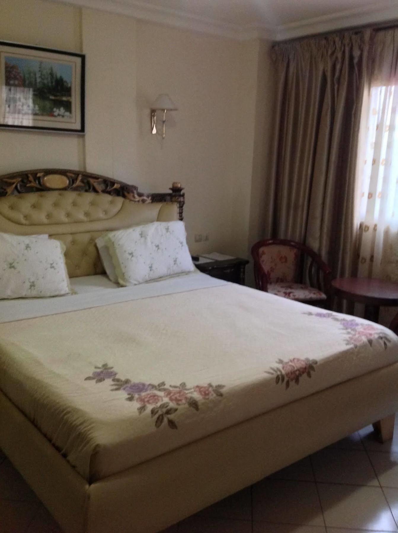 Faso Hotel Ouagadougou Bagian luar foto