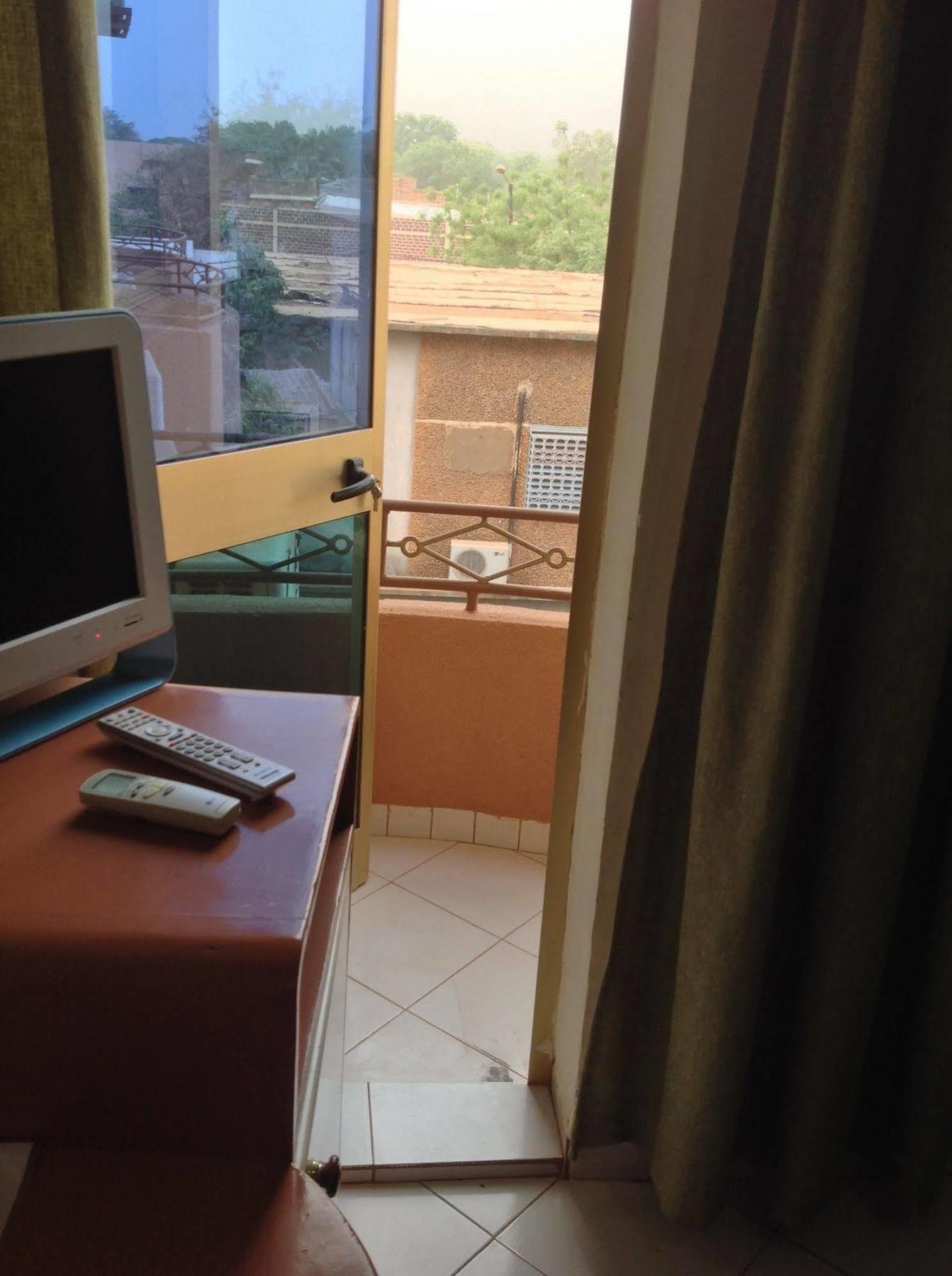 Faso Hotel Ouagadougou Bagian luar foto